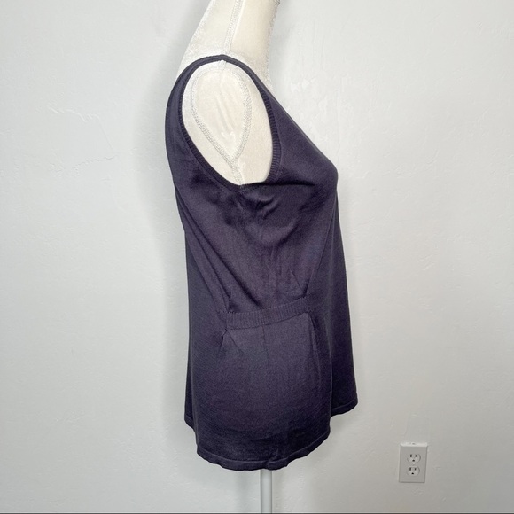Sita Murt Gray Sleeveless Bamboo / Cotton Knitted v-neck Top - Picture 3 of 9